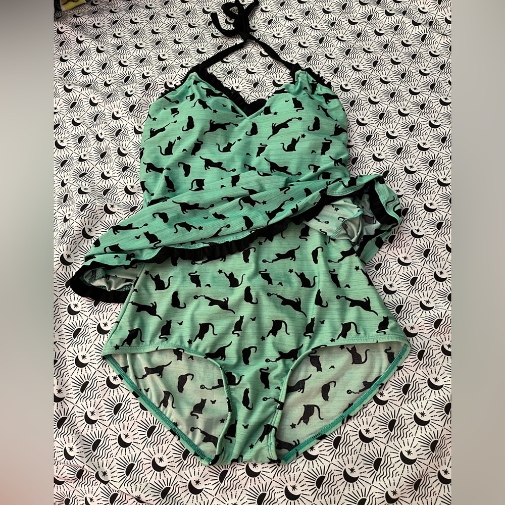 💋Bettie Page : Pinup Cat Bathing Suit - Picture 2 of 5